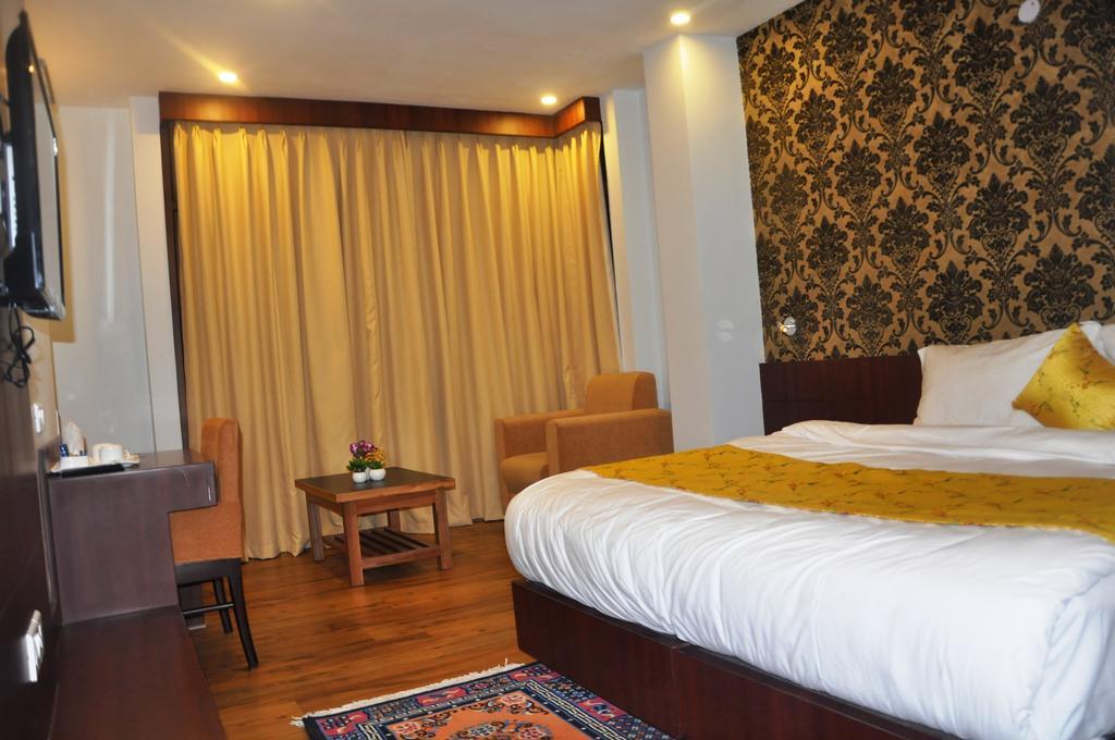 The Golden Crest Hotell Gangtok Exteriör bild