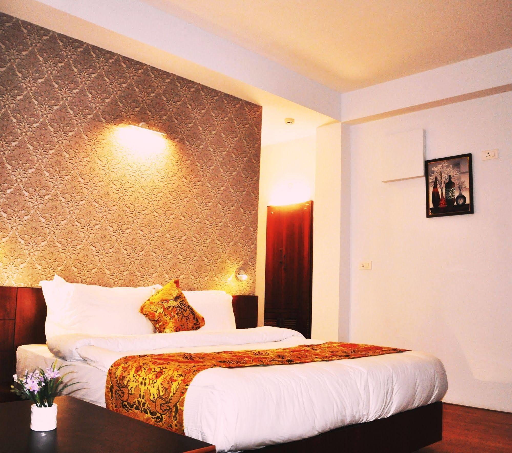 The Golden Crest Hotell Gangtok Exteriör bild