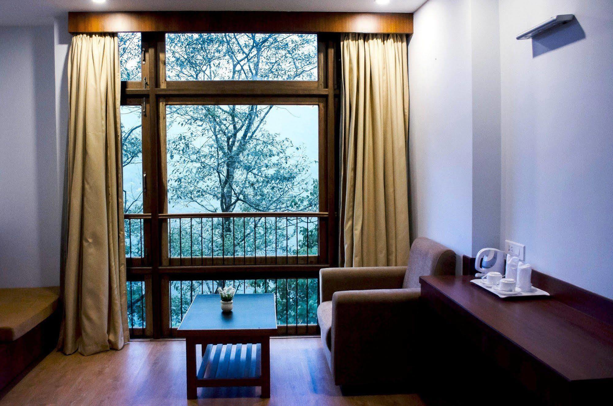 The Golden Crest Hotell Gangtok Exteriör bild