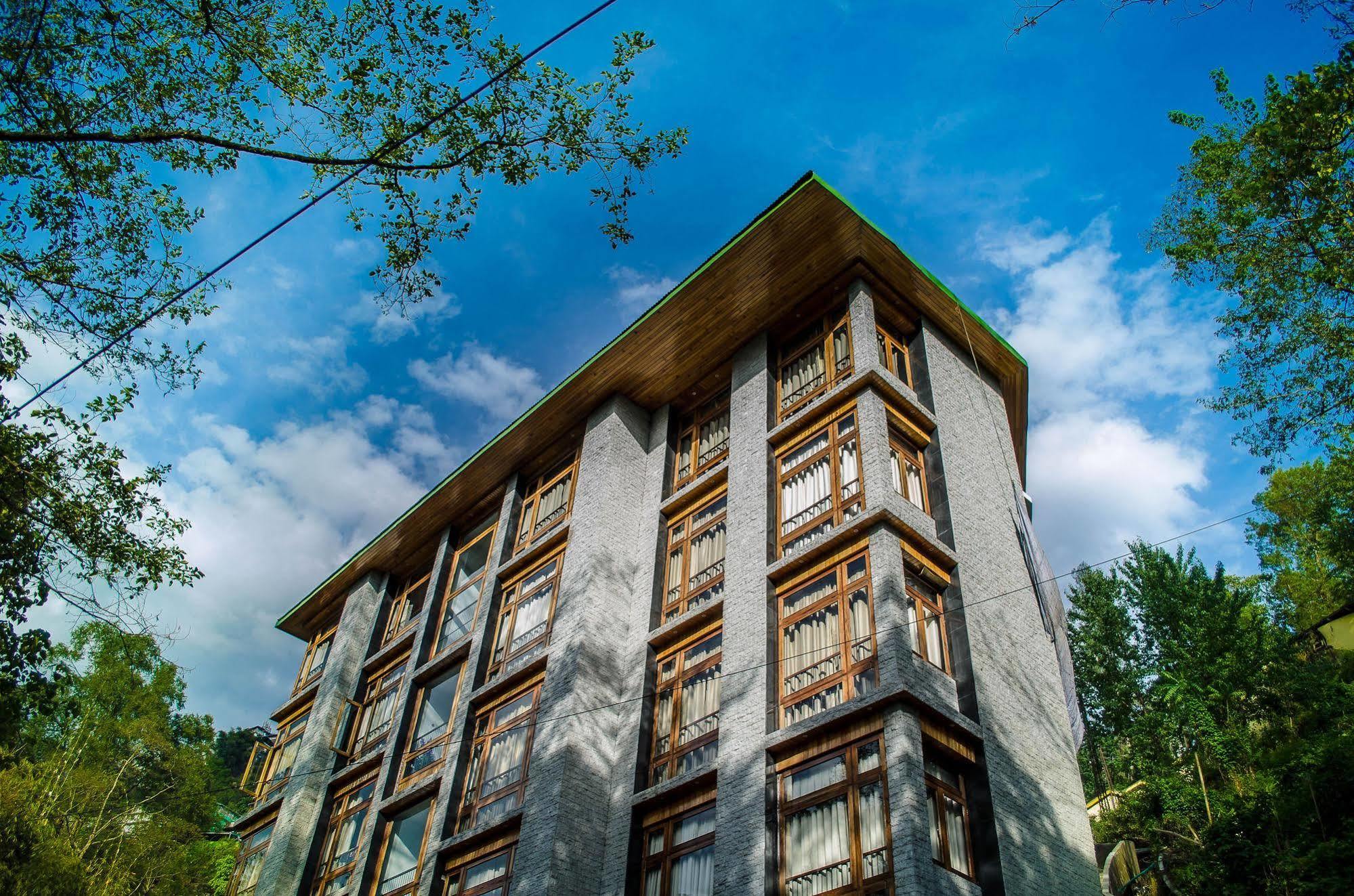 The Golden Crest Hotell Gangtok Exteriör bild