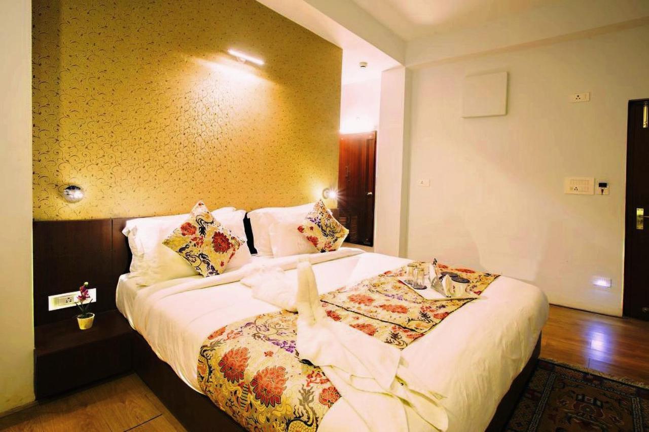 The Golden Crest Hotell Gangtok Exteriör bild